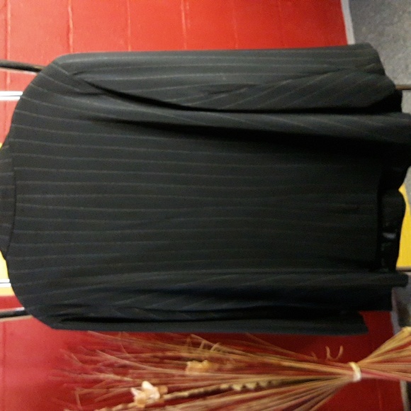 Jaclyn Smith Classic Pin Stripe Blazer - Picture 4 of 6